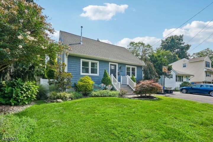 Property Photo:  122 Maplewood Ave  NJ 07470 