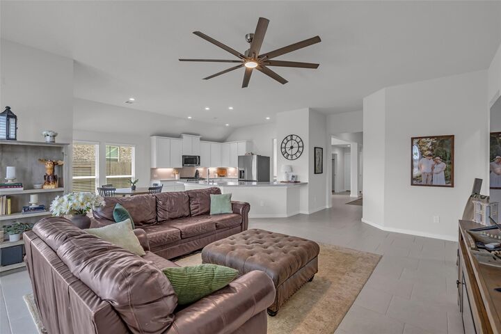 Property Photo:  176 Dina Lane  TX 77356 