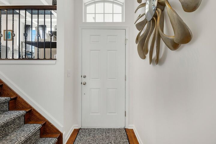 Property Photo:  5 Creekside Ct  NJ 07094 