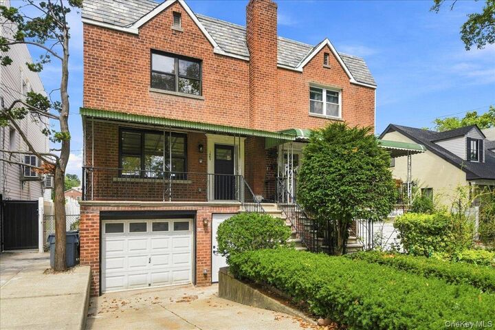 Property Photo:  1463 Pelham Parkway N  NY 10469 
