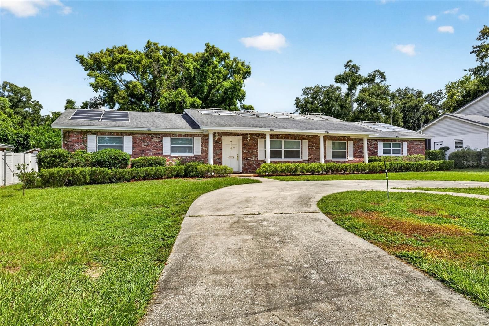 Property Photo:  614 N Sylvan Drive  FL 33510 