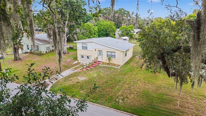 Property Photo:  305 Cordova Road  FL 33823 
