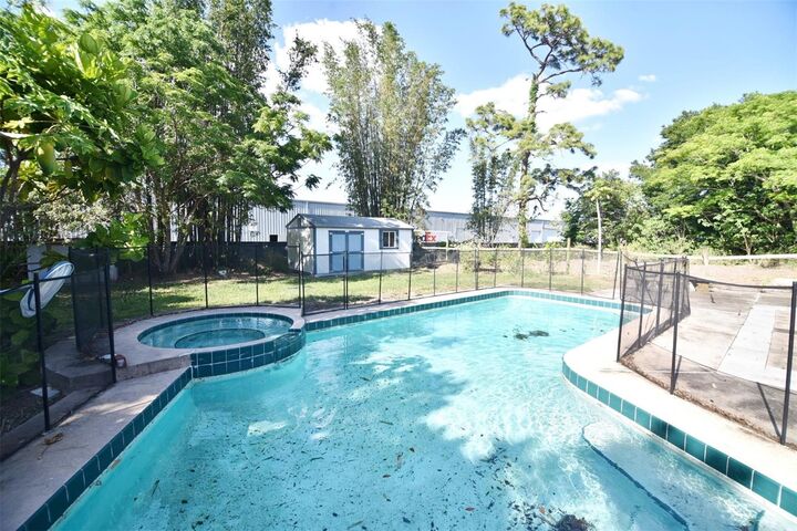 Property Photo: 7033 Easter Street FL 32792