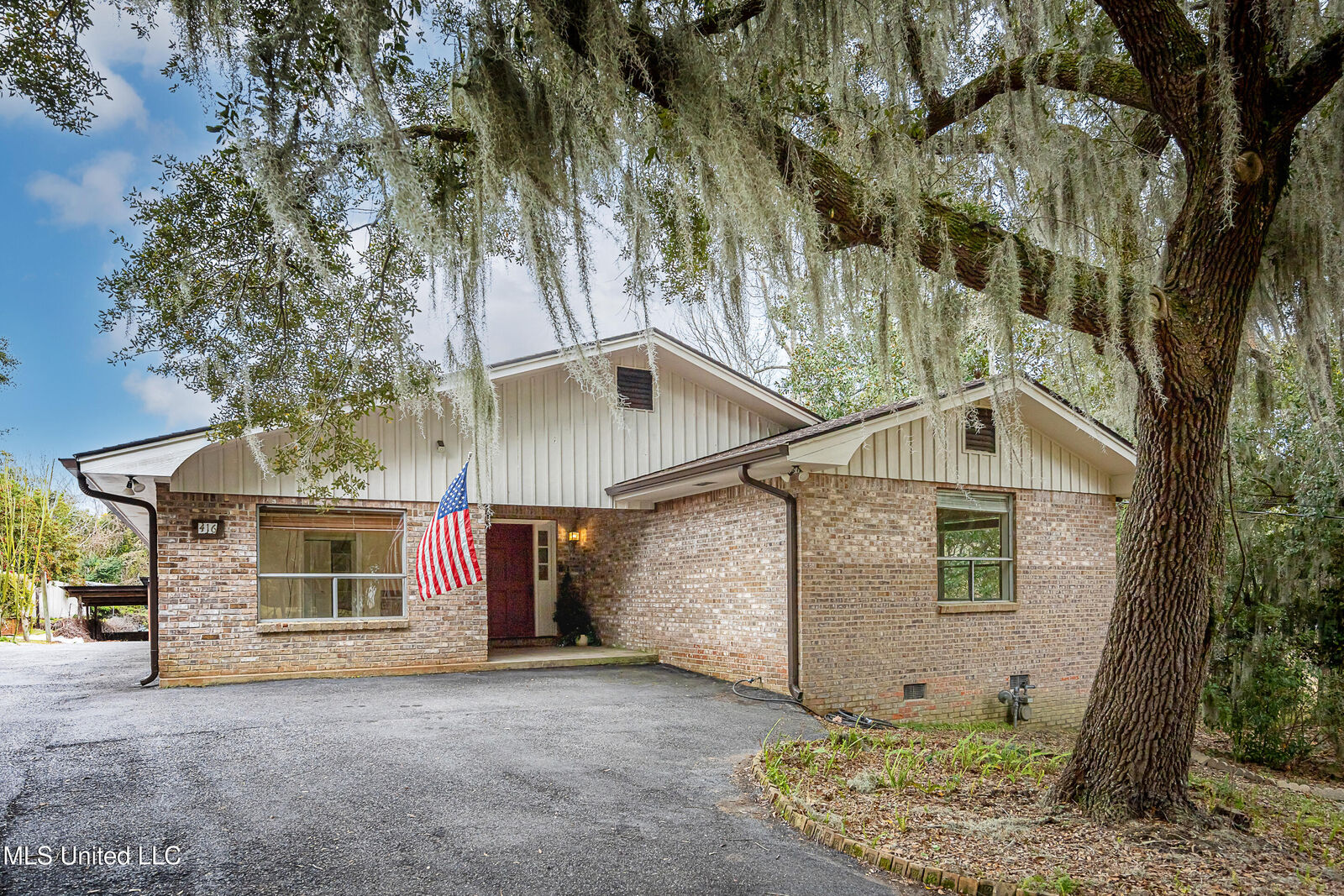Property Photo:  416 Jackson Avenue  MS 39564 
