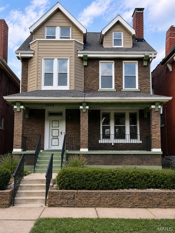 Property Photo:  5849 De Giverville Avenue  MO 63112 