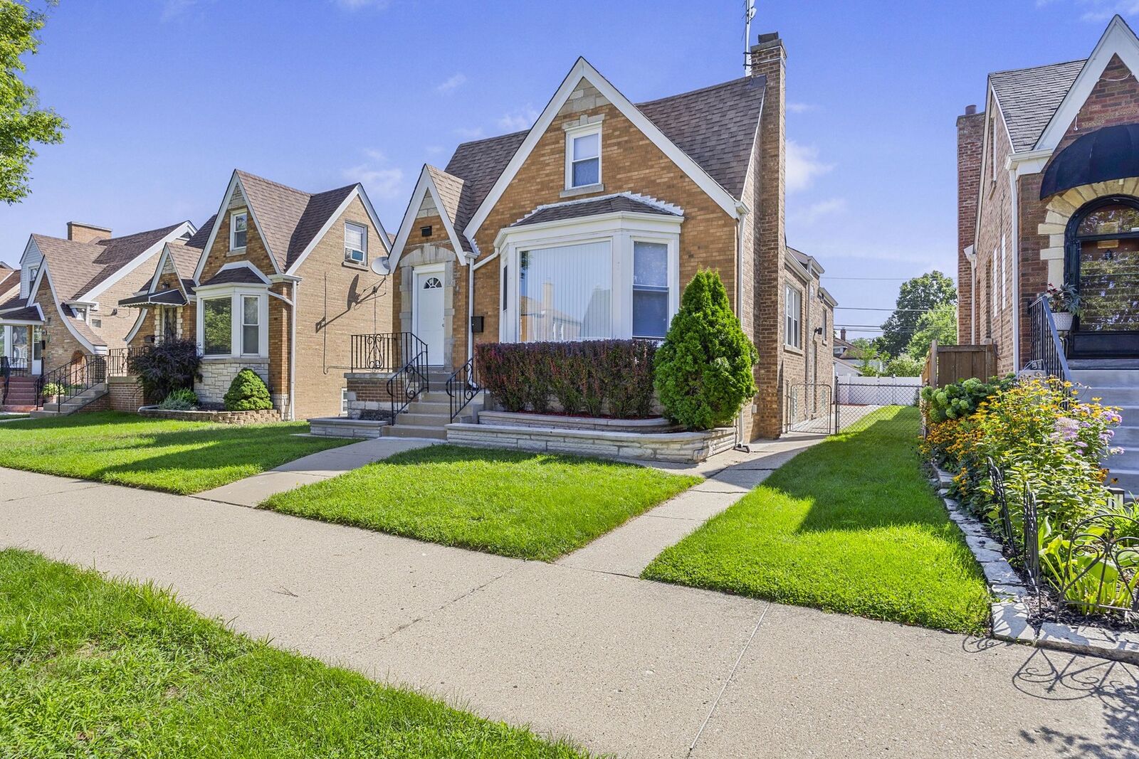 Property Photo: 3121 N Normandy Avenue IL 60634