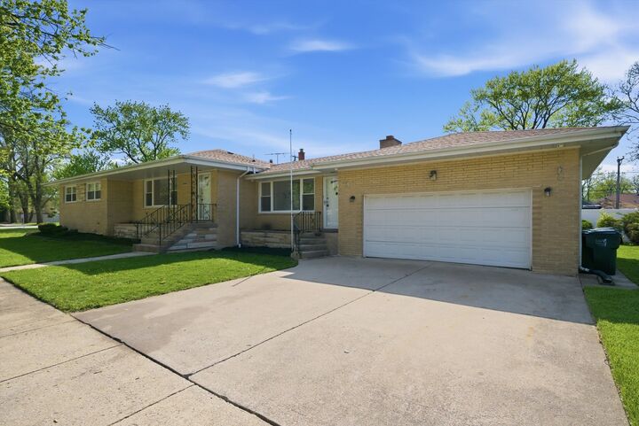 Property Photo:  16560 Greenwood Avenue  IL 60473 