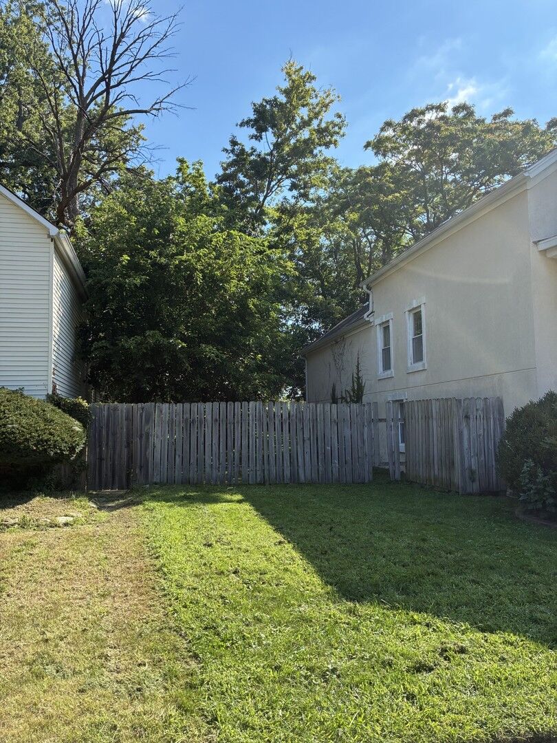 Property Photo: 10137 S Beverly Avenue IL 60643