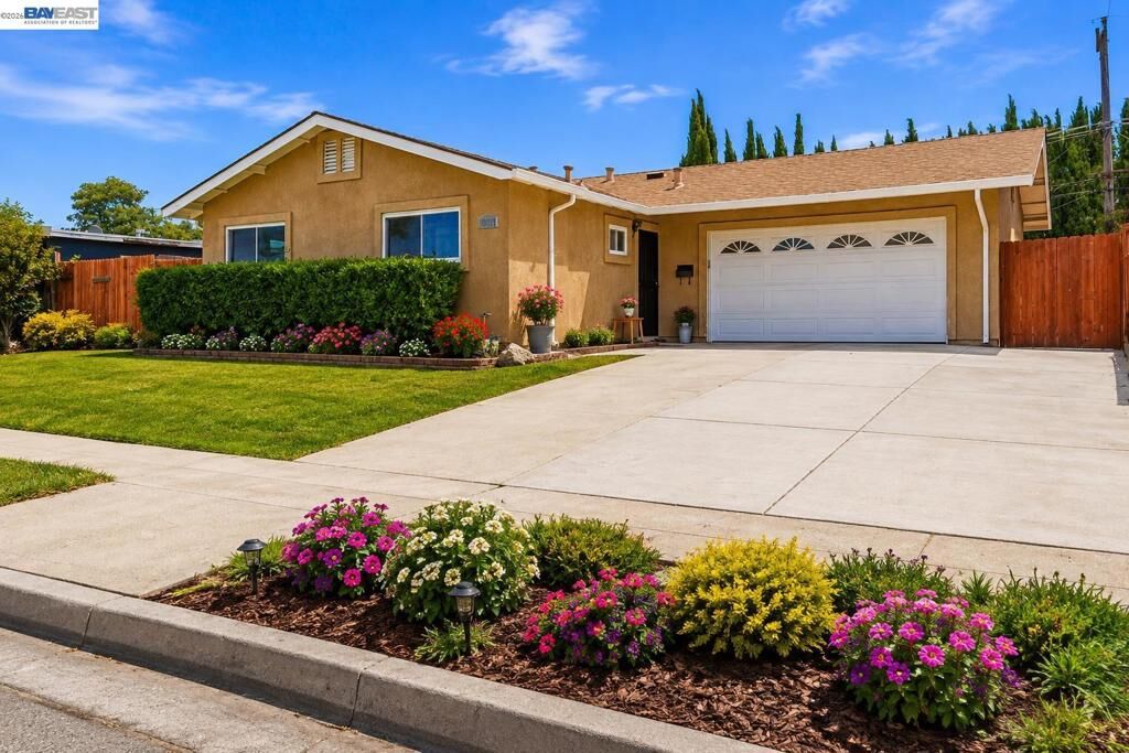 Property Photo:  40071 Leslie St  CA 94538-2911 