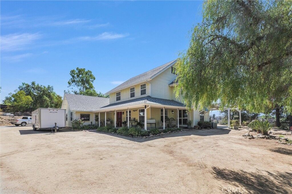 Property Photo:  35120 Calle Nopal  CA 92592 