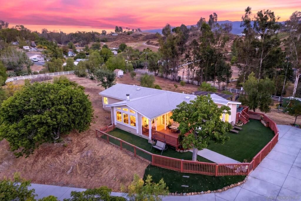 Property Photo:  35205 Calle Nopal  CA 92592 