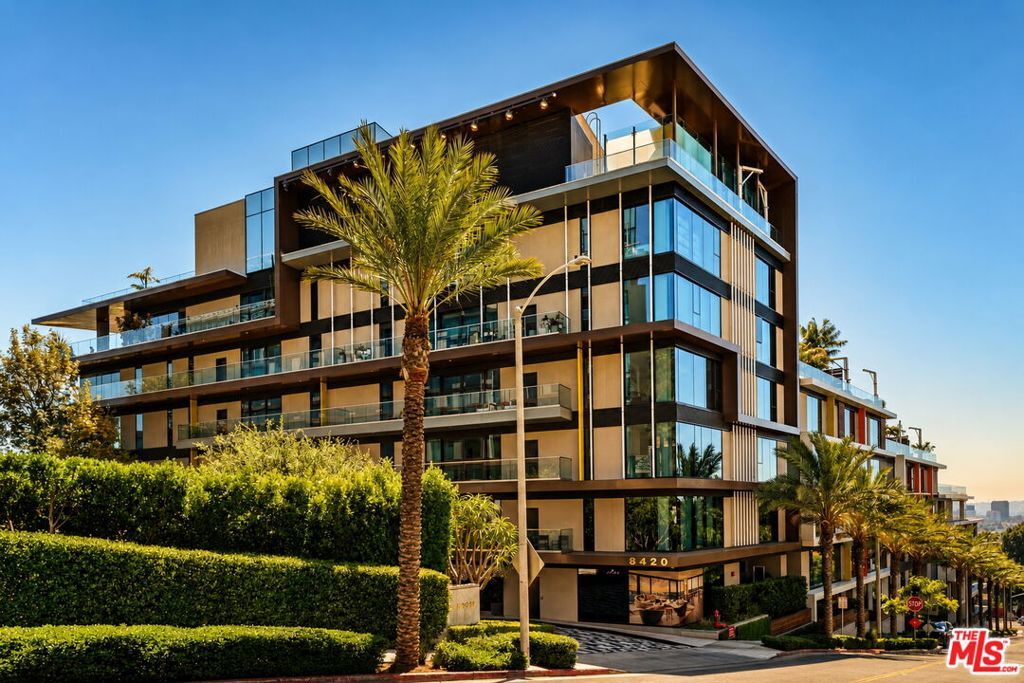 Property Photo:  8420 W Sunset Boulevard 107  CA 90069 