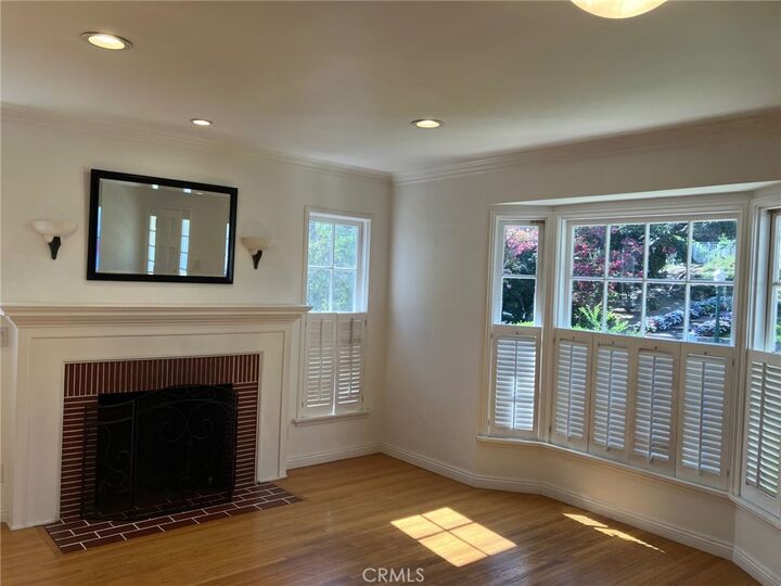 Property Photo:  1531 Hillside  CA 91208 