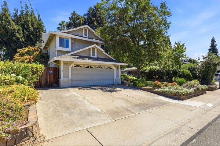 Property Photo:  2535 Mossy Oaks Court  CA 95670 
