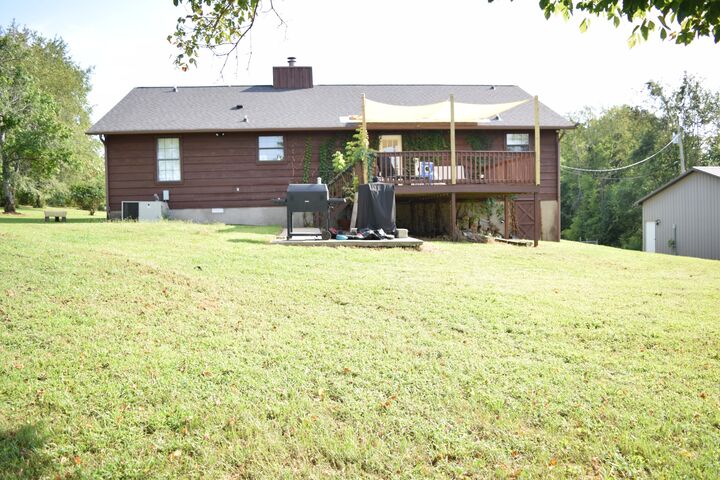 Property Photo: 2467 Outlaw Rd TN 37191