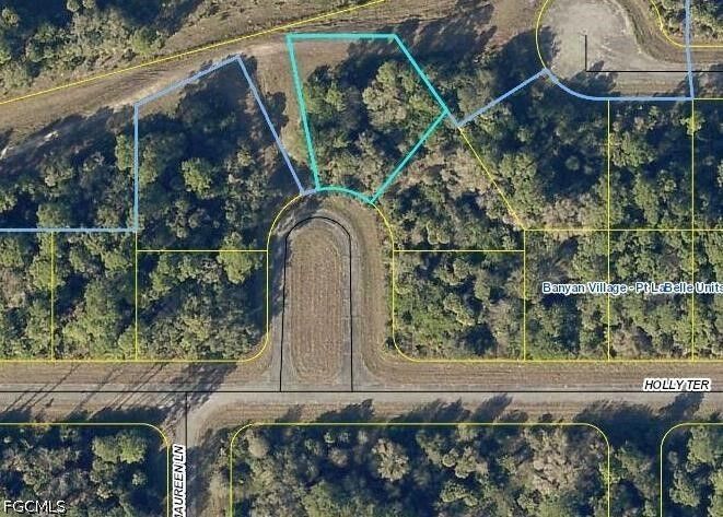 Property Photo: 516 Holly Terrace FL 33935