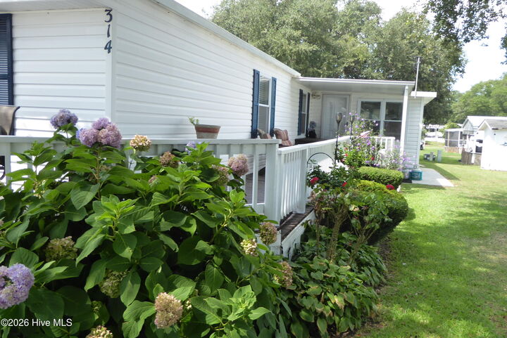 Property Photo: 314 Snow Goose Lane NC 28570