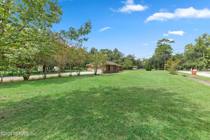 Property Photo: 2106 Dunn Creek Cemetery Road FL 32218