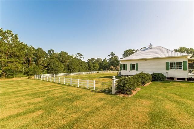Property Photo:  21461 Hwy 40 Highway  LA 70431 
