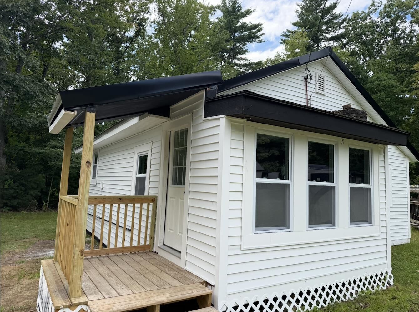 Property Photo:  208 Elm Street  NH 03303 