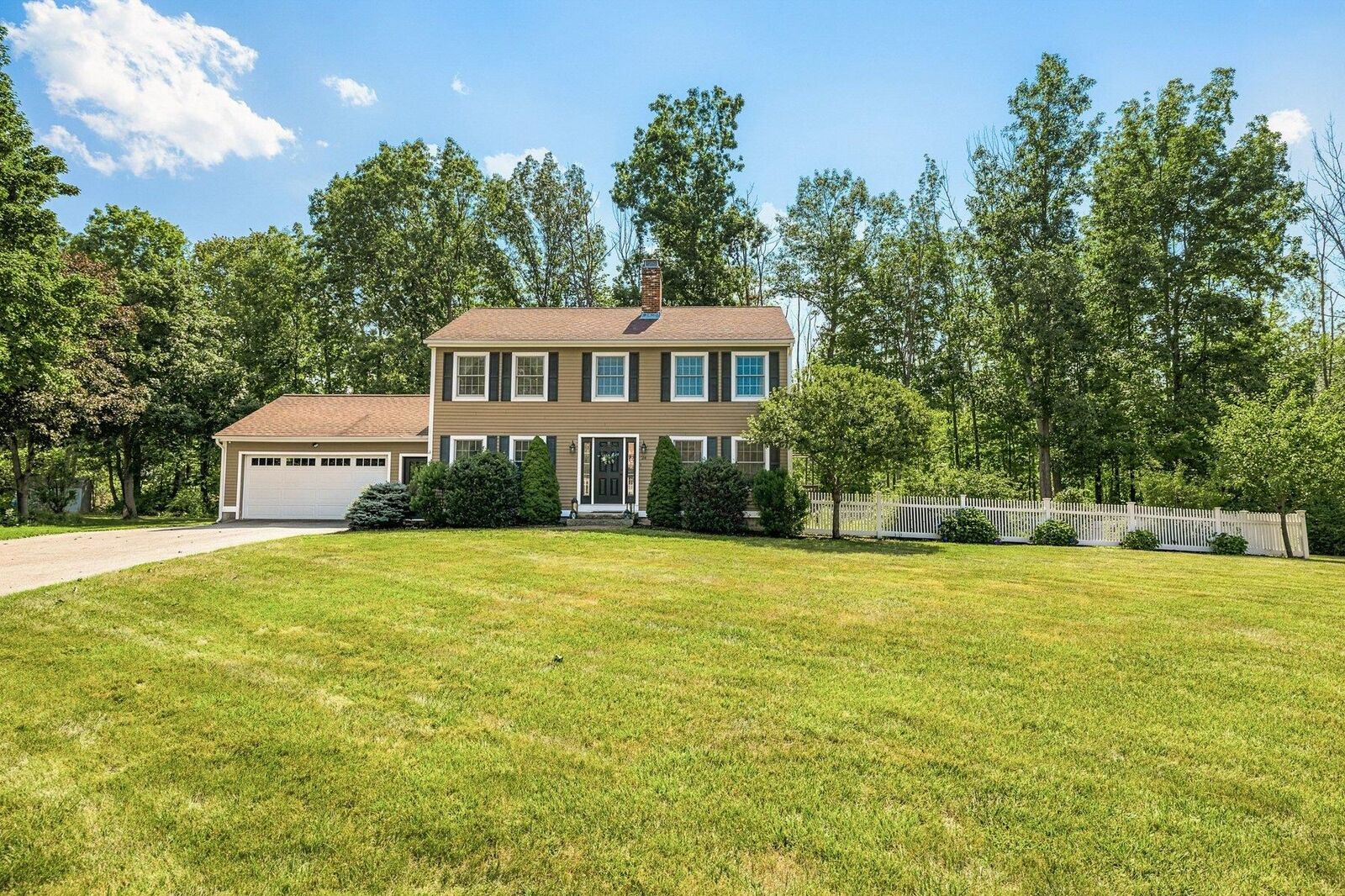 Property Photo:  24 Sanderson Road  NH 03840 