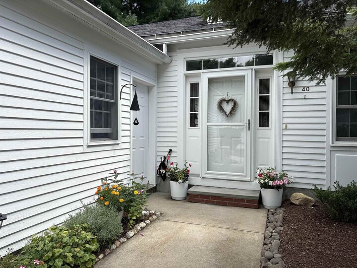 Property Photo: 40 Windsor Court NH 03431