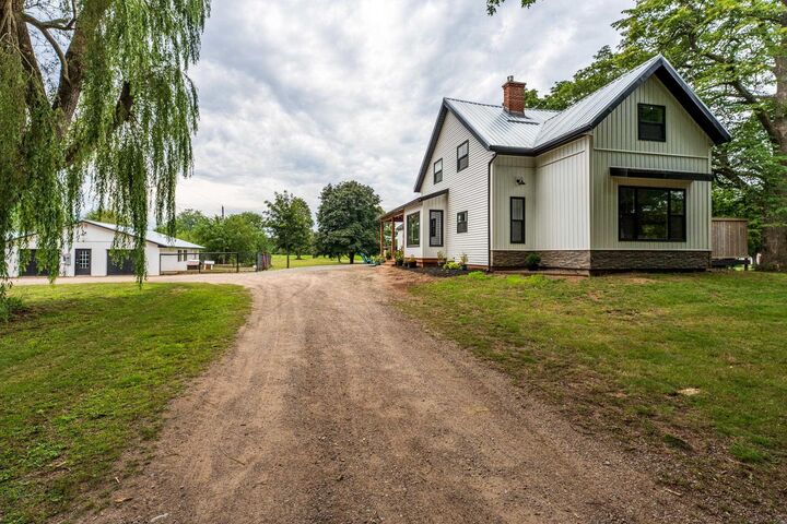 997 Maple Avenue — photo 1