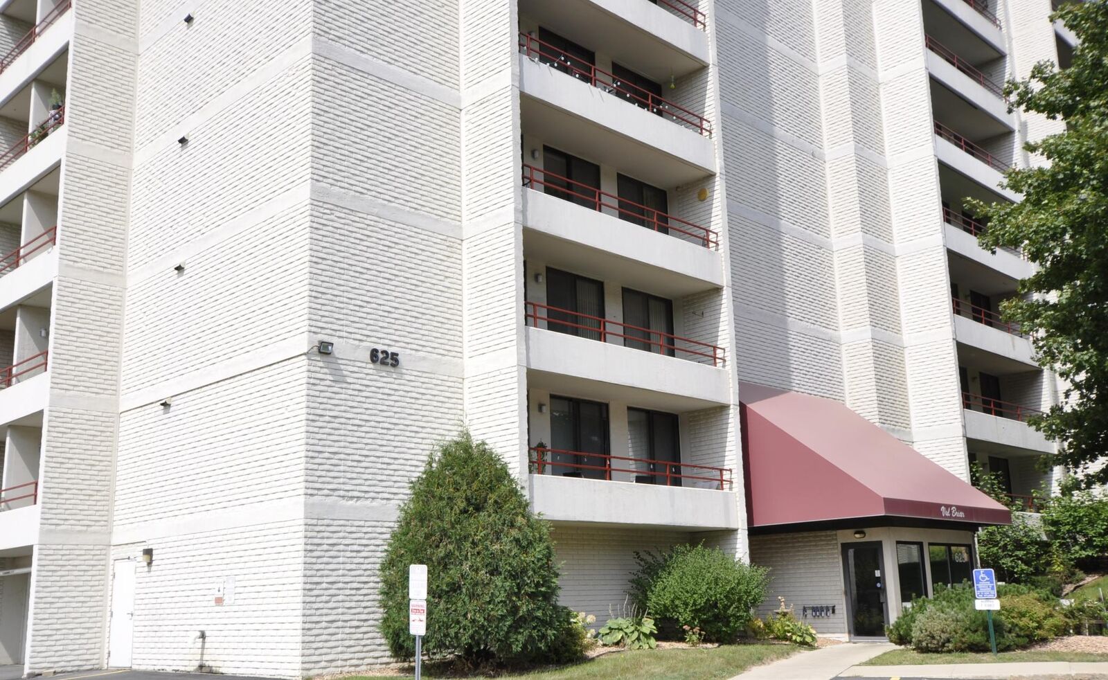 Property Photo:  625 19th Street NW 305  MN 55901 