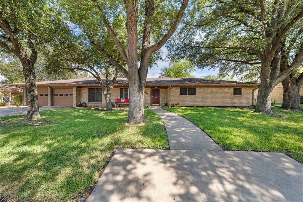 Property Photo:  311 S College Avenue  TX 76579 