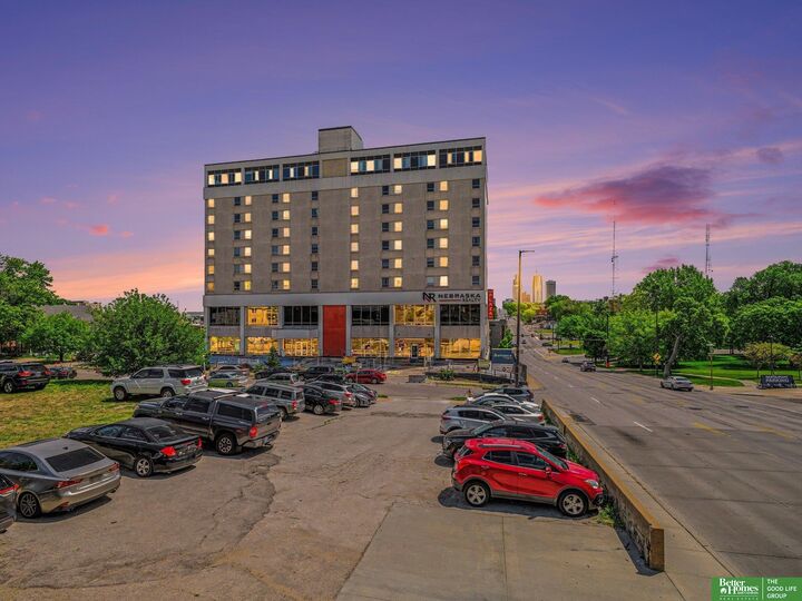 Property Photo:  105 N 31st Avenue 501  NE 68131 