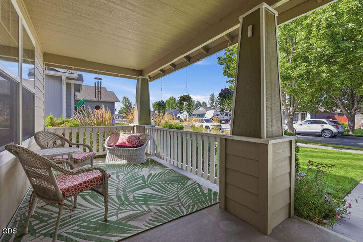 Property Photo:  911 NE Stoneridge Loop  OR 97754 