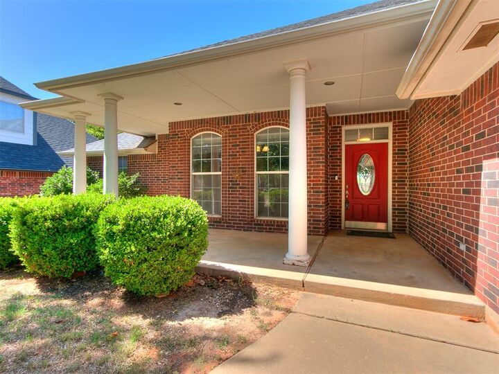 Property Photo:  309 E Richmond Terrace  OK 73064 