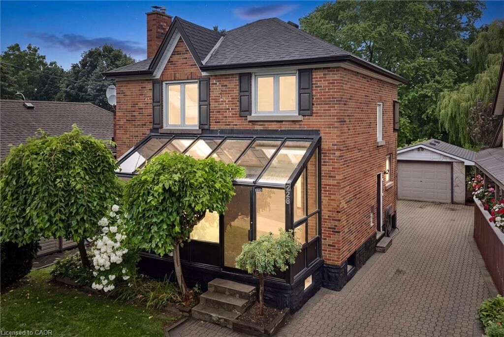 Property Photo:  228 Waterloo Street  ON N2H 3W1 