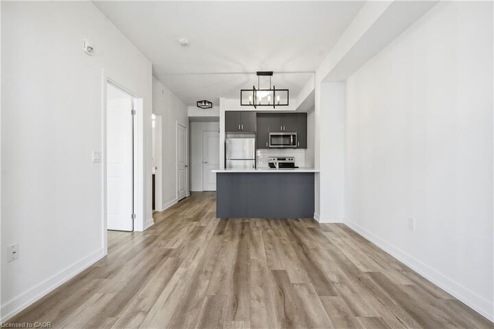 Property Photo: 5055 Greenlane Road 425 ON L3J 2J3