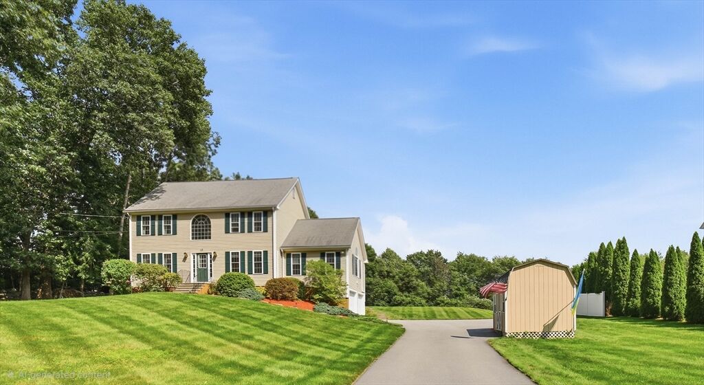 Property Photo:  10 Roberts Rd  MA 01571 