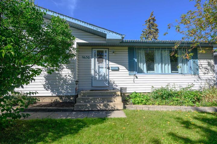 Property Photo: 9630 91B Avenue AB T8V 0H2
