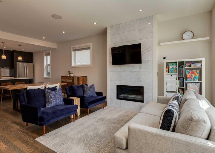 Property Photo:  3704 16 Street SW 1  AB T2T 4H2 