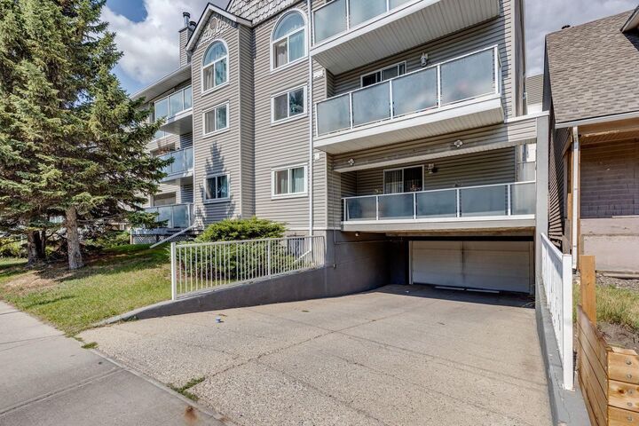 Property Photo:  1528 11 Avenue SW 106  AB T3C 0M9 