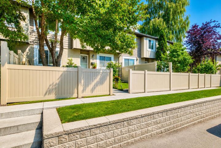 Property Photo:  4936 Dalton Drive NW 44  AB T3A 2E4 