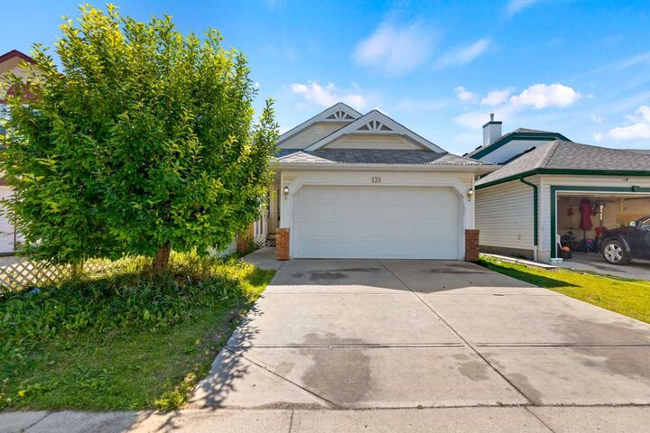 139 Los Alamos Place NE — photo 1