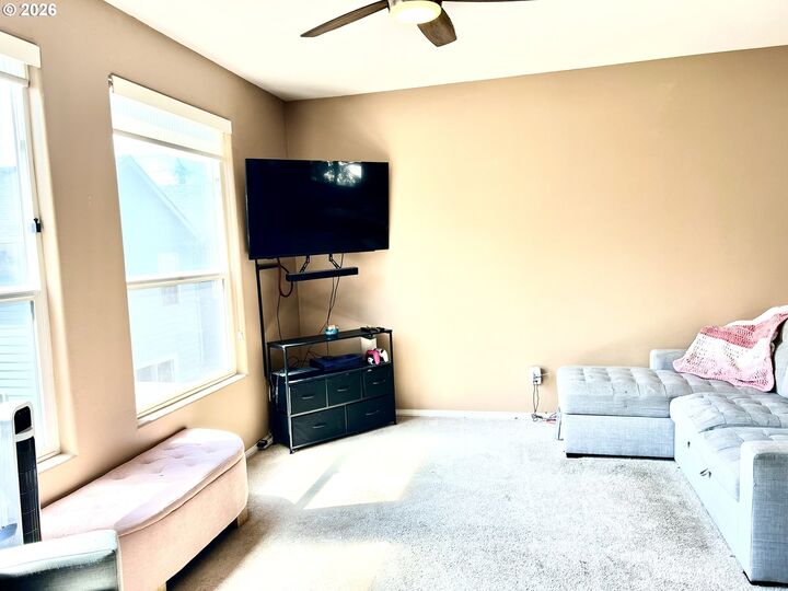 Property Photo:  12226 SE Long St  OR 97236 