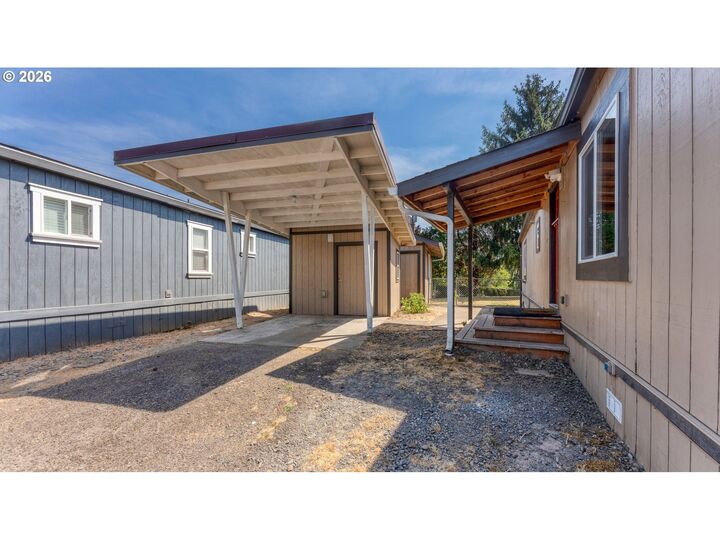 Property Photo: 906 SW Alder St 18 OR 97115