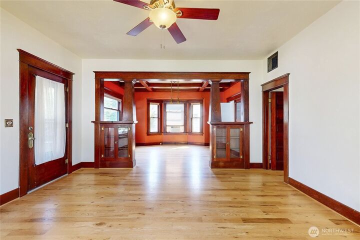 Property Photo:  546  Locust Street  WA 99362 