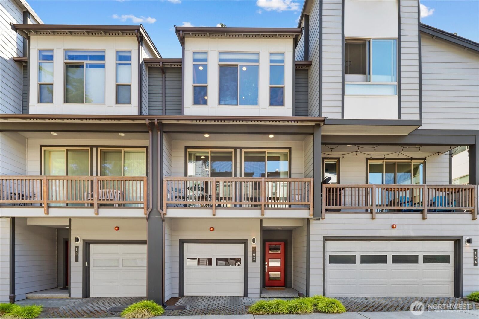 Property Photo: 6861 NE 170th Street 103 WA 98028