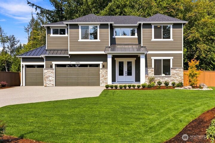 Property Photo:  16036 SE 141st Place 8  WA 98059 