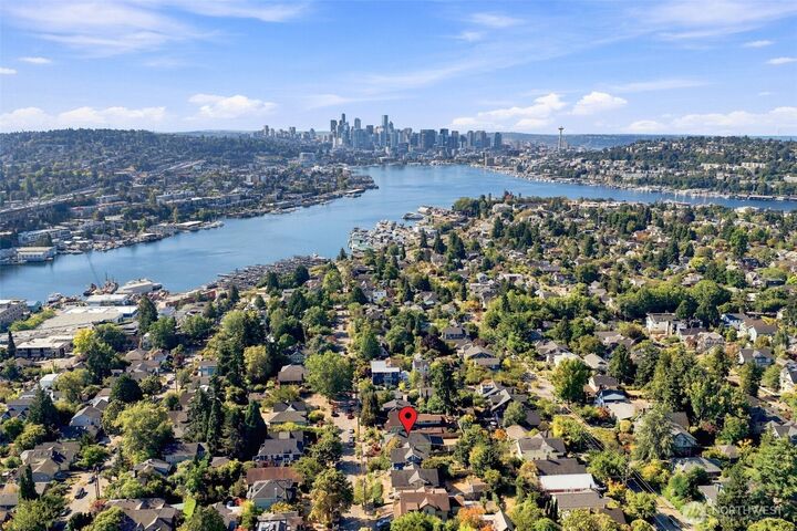 Property Photo: 4117 Eastern Avenue N WA 98103