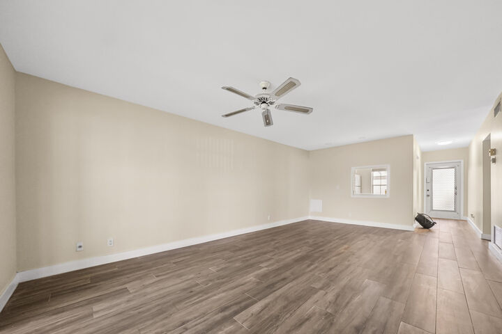 Property Photo:  270 Cape Cod Circle B  FL 33467 