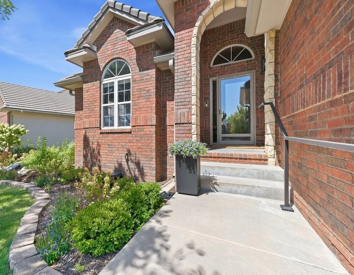 Property Photo:  2819 N Plumthicket Circle  KS 67226 