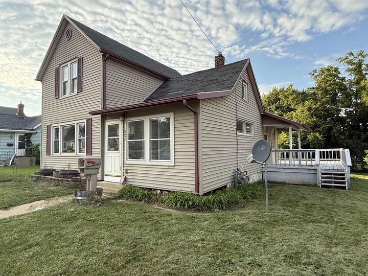Property Photo: 934 E Garden Street IL 61032