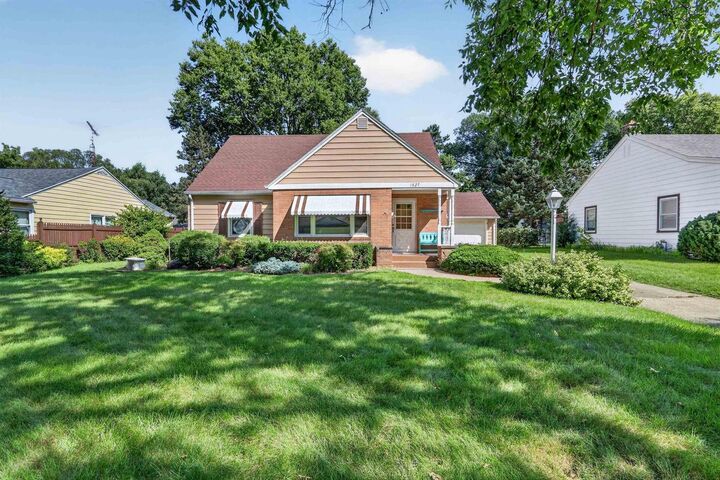 Property Photo: 1527 Highland Avenue WI 53511